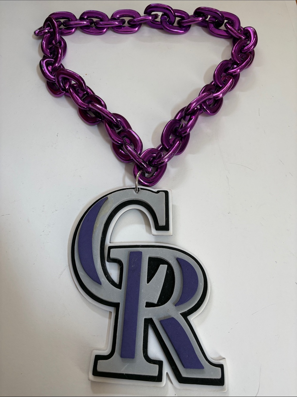 Pre-loved MLB COLORADO ROCKIES PURPLE Jumbo Big Fan Chain Necklace Foam MI USA